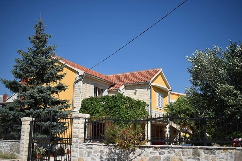Matanovi Dvori-Krka National Park Otel Lozovac Dış mekan fotoğraf